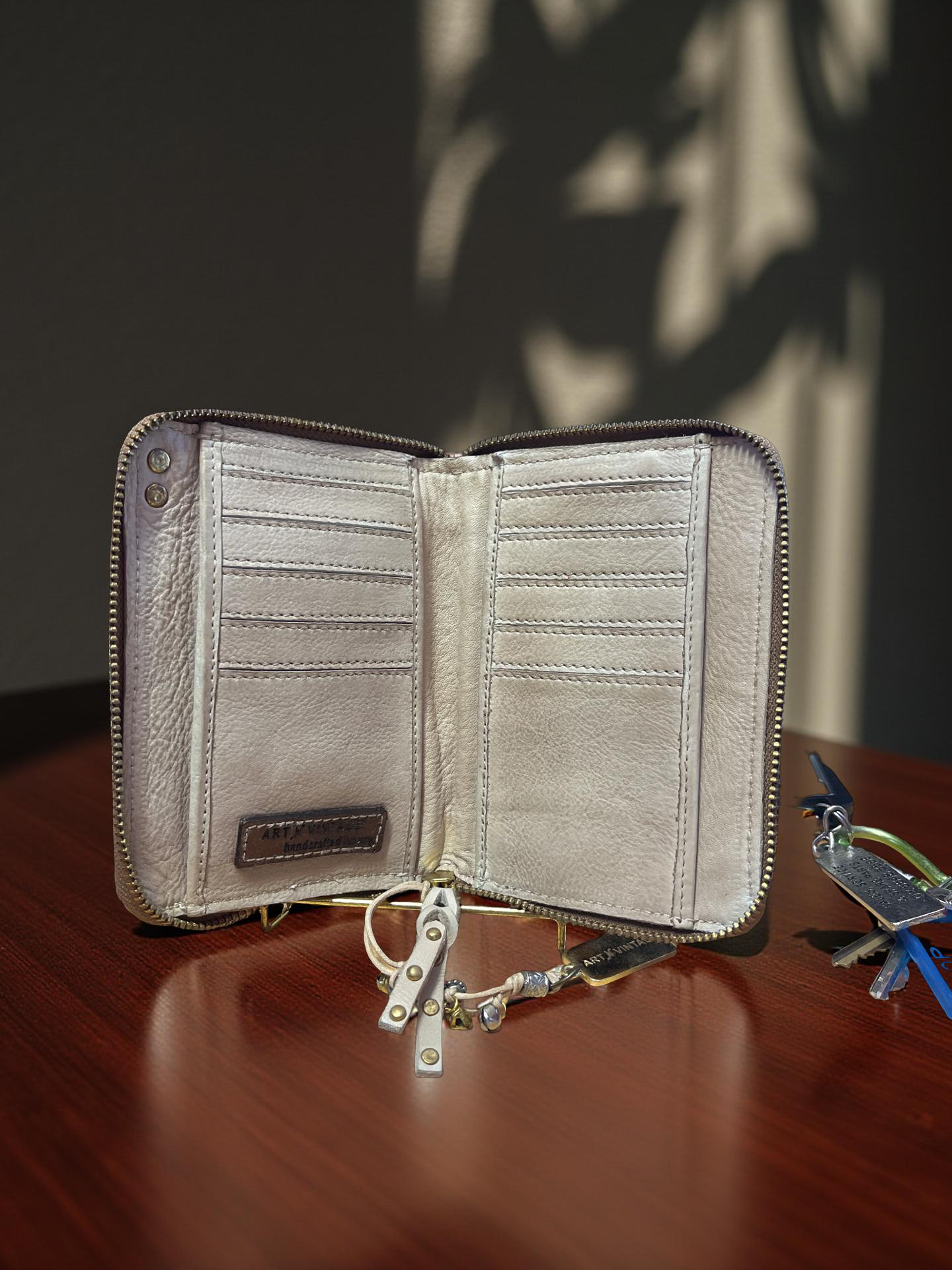 Art N Vintage Kali Wallet – Cream