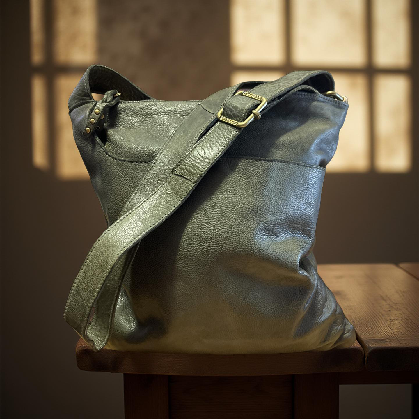 Art N Vintage Leona Crossbody – Martini