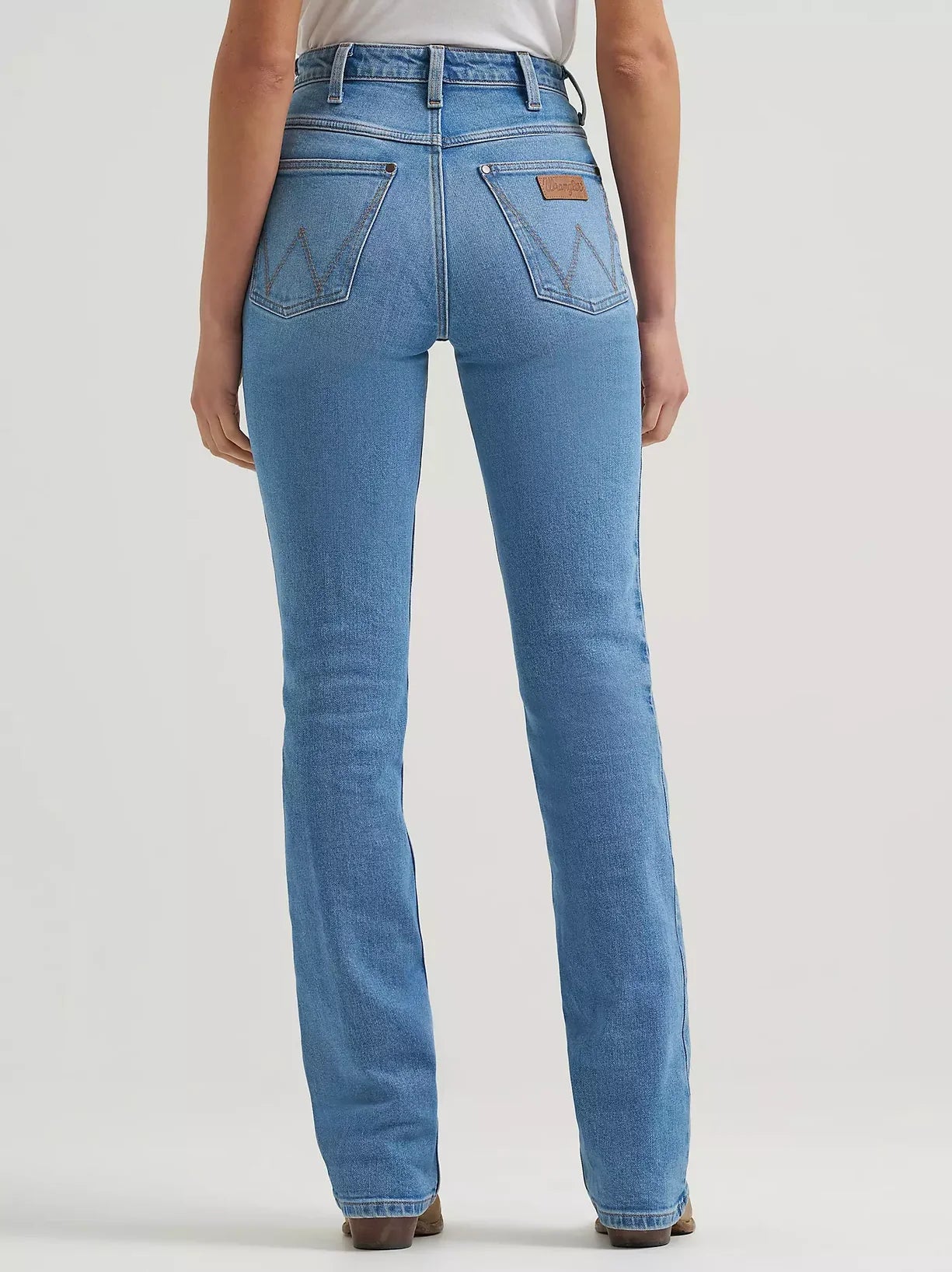 Wrangler Women's High Rise Rodeo Bootcut Riding Jeans – Camila 36" leg