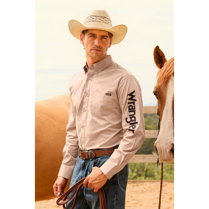 Wrangler Men’s Flex Tech Logo 1-Pocket Button Down Long Sleeve Shirt