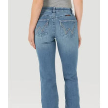 Load image into Gallery viewer, Wrangler Q Baby Mid Rise Boot Cut
