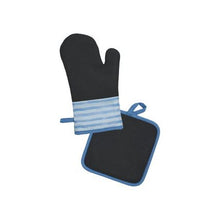 Load image into Gallery viewer, Thomas Cook - Oven Mitt &amp; Pot Holder Set - Farm Yard
