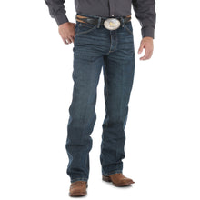 Load image into Gallery viewer, Wrangler - 20X Competition Jean Relaxed - Deep Blue - 34L.
