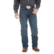 Load image into Gallery viewer, Wrangler Men&#39;s 20X Competition Jean Relaxed - River Wash - 34L
