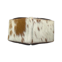 Load image into Gallery viewer, Small Cowhide Zippered Unisex Wallet - Tan / White
